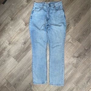 Abercrombie & Fitch ‘The 90s Slim Straight Ultra High Rise Curve Love’